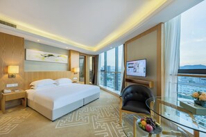 Grand Room, 1 King Bed