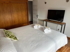 3 bedrooms, Internet