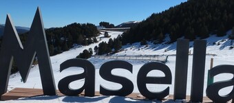 Penthouse 3 rooms Fireplace, Pool, Terrace & Wi-Fi