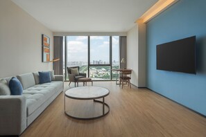 Premium-Suite, 1 Schlafzimmer, Meerblick | Zimmersafe, Schreibtisch, Verdunkelungsvorhänge, schallisolierte Zimmer