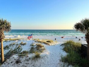 On the beach - Serenity at Largo Mar (Panama City Beach)