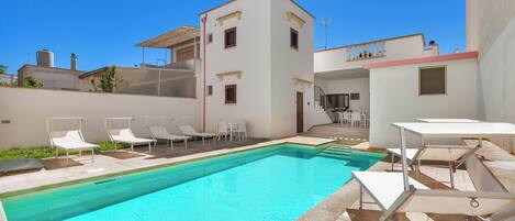 Alberca al aire libre por temporada