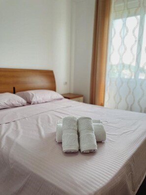 1 bedroom, iron/ironing board, WiFi, bed sheets - Lovely Apartment Gjiri Lalzit (Durrës)