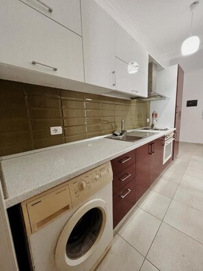 Private kitchen - Lovely Apartment Gjiri Lalzit (Durrës)