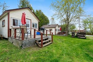 Outdoor dining - Enjoy, Relax at Rice Lakes! (Bailieboro)