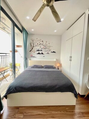 1 bedroom, desk, free WiFi