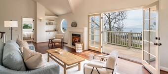 Ocean Breeze Abode & Bungalow - Spacious Seaside Living