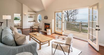 Ocean Breeze Abode & Bungalow - Spacious Seaside Living