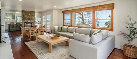 Televisión, chimenea, oficina