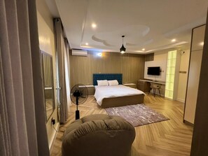 4 bedrooms, iron/ironing board, WiFi, bed sheets - Modern Apartment Pet-Friendly, natural with cosy environment   (Abuja)