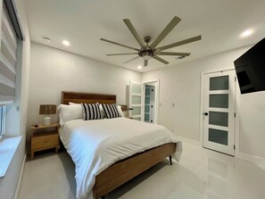 3 habitaciones, tabla de planchar con plancha, cuna de viaje y wifi 