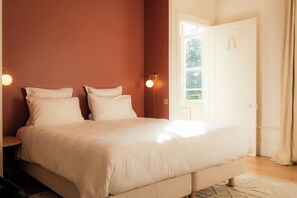 Skrivebord, arbejdsområde til bærbare computere, mørklægningsgardiner