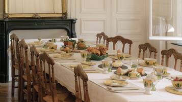 Free daily continental breakfast