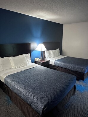 Basic Single Room, 2 Double Beds, Non Smoking - Budget Host Inn Manistique (Manistique)
