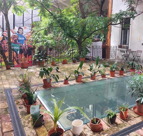 Terrace/patio. GoodMo Budapest Smart Rooms
