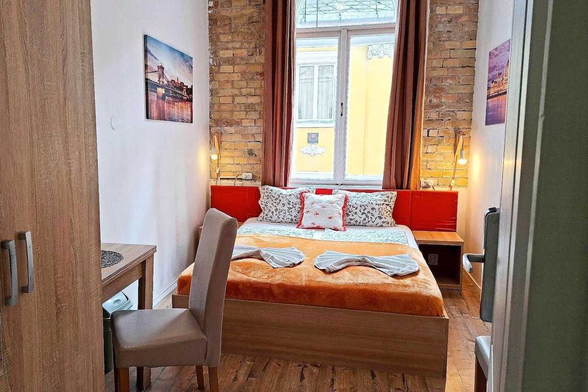 Basic Double or Twin Room