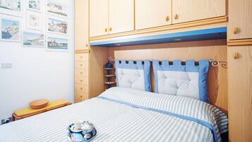 Apartemen, pemandangan laut | 1 kamar tidur, Wi-Fi gratis, dan seprai linen