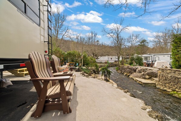 Property grounds - Creek-side Campsite / Gatlinburg, Pigeon Forge, Smoky Mountains. (Gatlinburg)