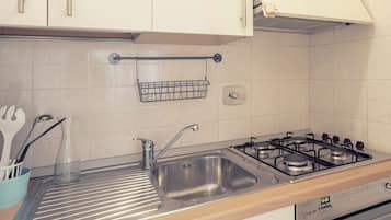 LÀgenhet | Eget kök | Stort kylskÄp, mikrovÄgsugn, ugn och spishÀll