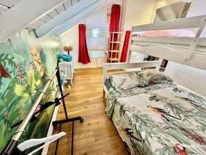 5 dormitorios, tabla de planchar con plancha, Internet