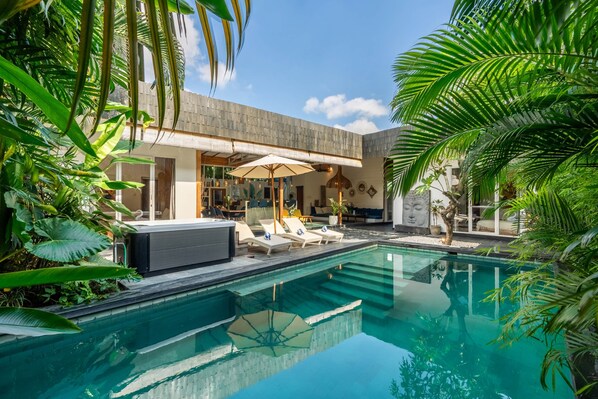 Pool - Splendid Villa Shakti Canggu Boho chic 3bd & Pool (Canggu)