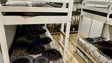3 bedrooms, iron/ironing board, Internet, bed sheets