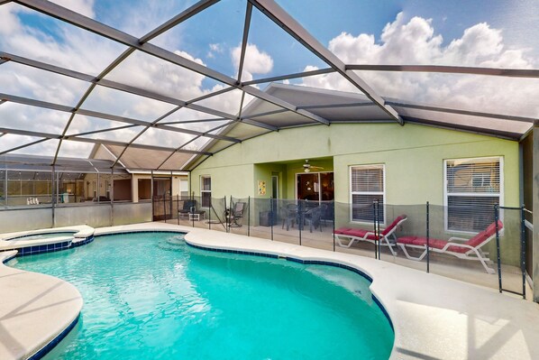 A heated pool - Your Florida Getaway for Fun, Pool, and Games, not far from Disney (Davenport)