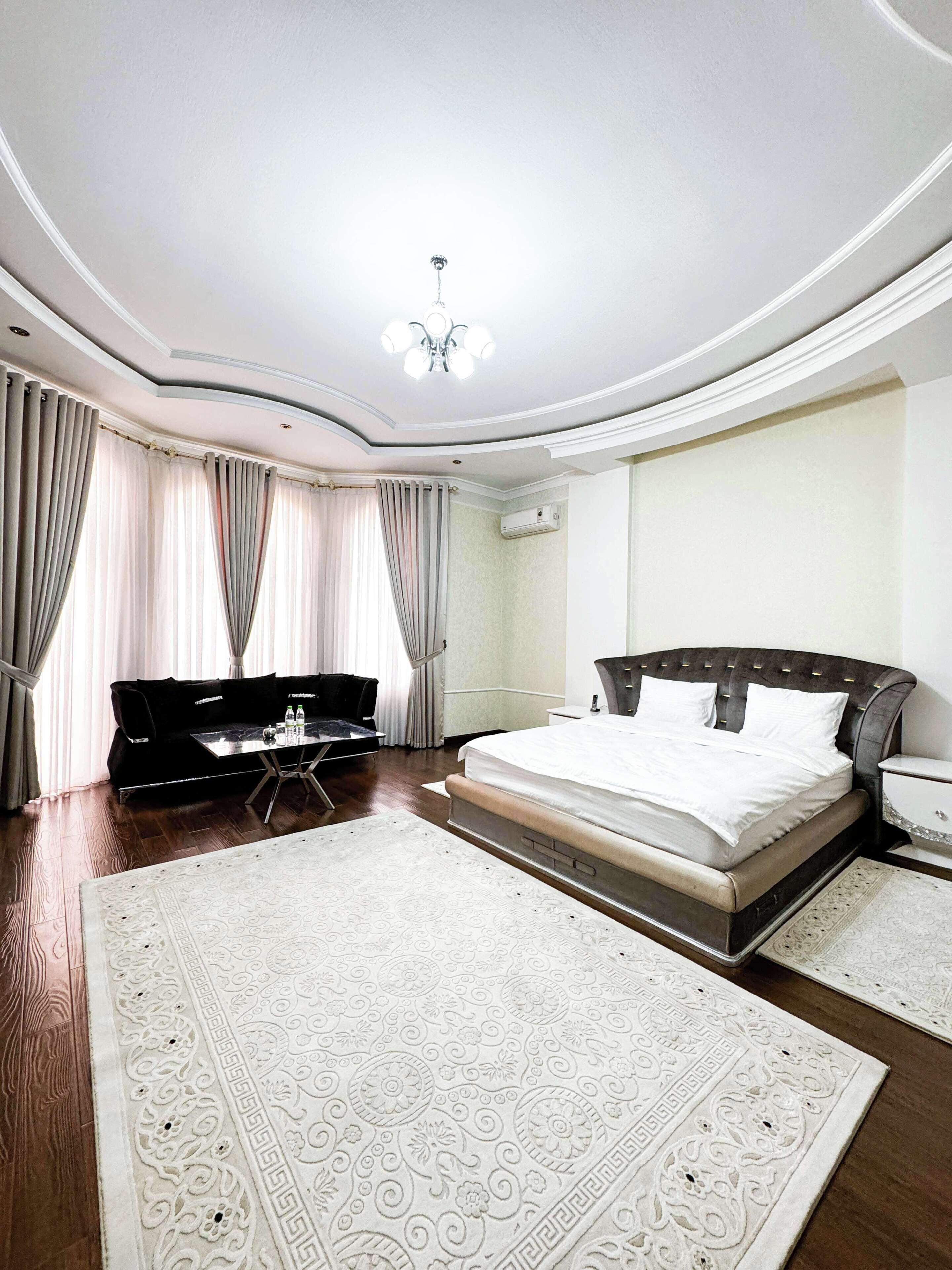 Estudio | Ropa de cama de alta calidad, edredón, camas Select Comfort y minibar 