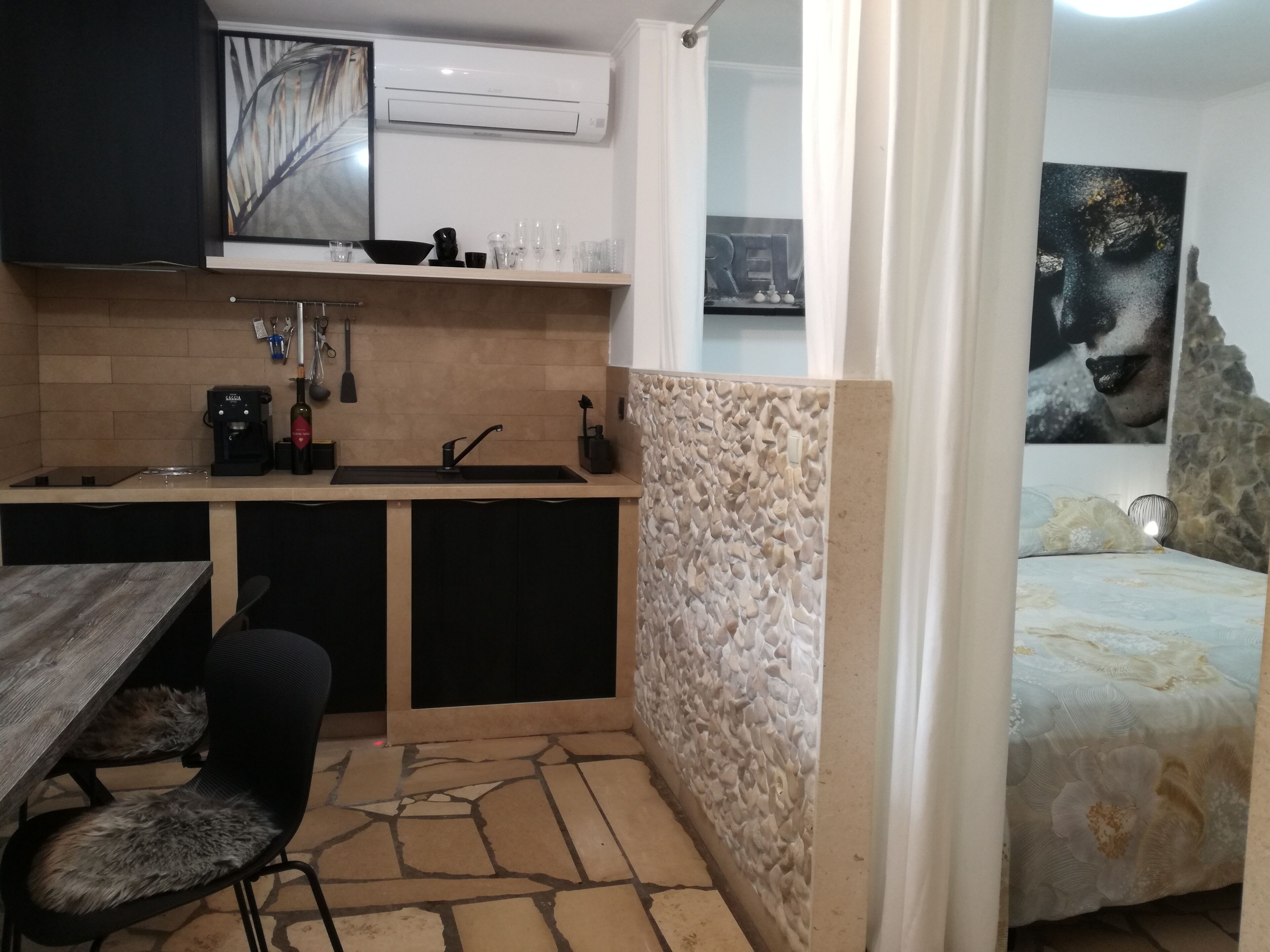 1 quarto, ferros/tábuas de passar roupa, Wi-Fi, roupa de cama