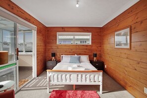 3 soverom, skrivebord, strykejern/-brett og wi-fi (inkludert)