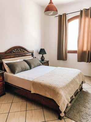 2 chambres, fer et planche Ă repasser, Wi-Fi, draps fournis