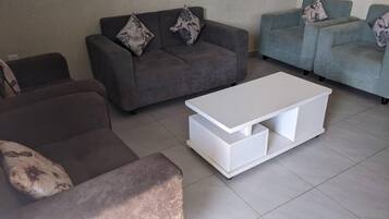 Apartemen Mewah | 3 kamar tidur, setrika/meja setrika, dan Wi-Fi gratis