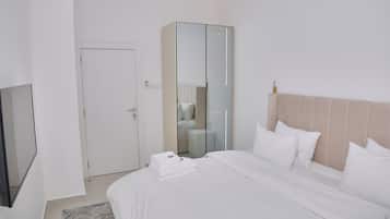 2 bedrooms, individually furnished, iron/ironing board, free WiFi