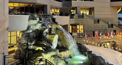 Everline Resort and Spa 2 Queen Valley View