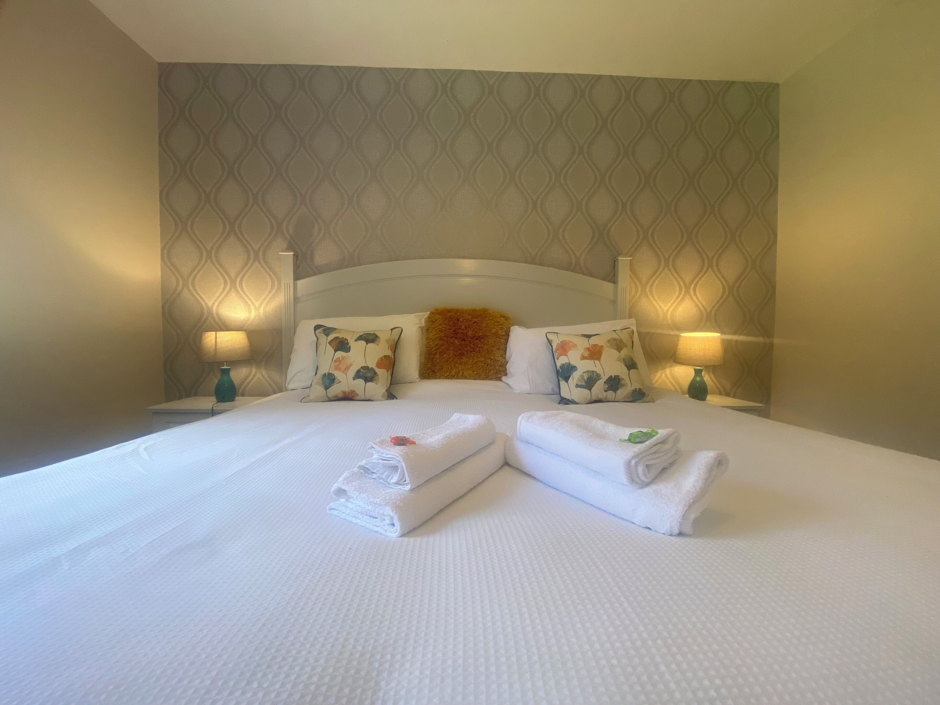 5 soverom, safe på rommet, strykejern/-brett og reiseseng for barn