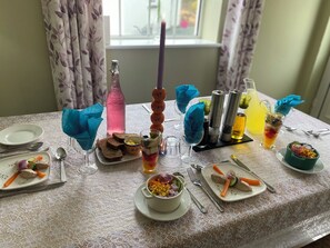 Dining - Ceim house was my own home We had happy years living in our ancestral house.
(KY)