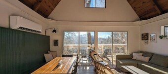 Charming Norris Lake Cabin with views and boat slip @ Marina!