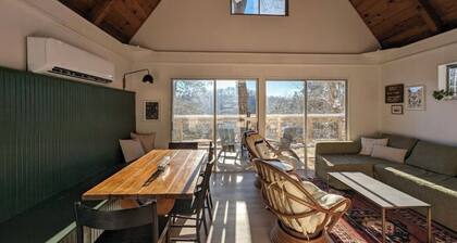 Charming Norris Lake Cabin with views and boat slip @ Marina!