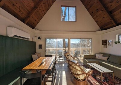 Charming Norris Lake Cabin with views and boat slip @ Marina!