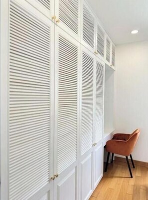 Interior - Entire 3BR Stylish Home - Tranquil & Central, D1 (Thanh pho Ho Chi Minh)