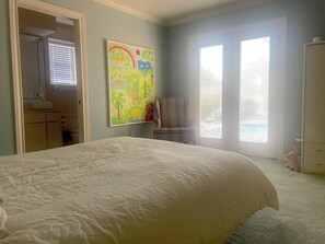 3 bedrooms, desk, iron/ironing board, free WiFi