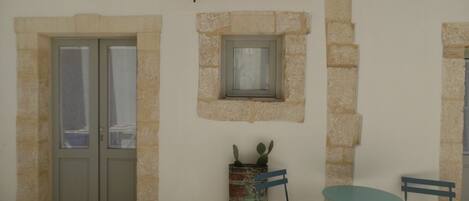 Apartment, Patio, Courtyard View | Terrace/patio