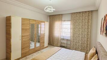 Apartment, 3 Bedrooms, Accessible, Smoking | 3 bedrooms