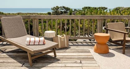 Oceanfront 13 Bedroom Beach House with Full Resort Access