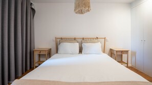 1 dormitori, planxa i posts de planxar, wifi gratuïta i roba de llit 