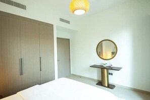 1 dormitorio y ropa de cama