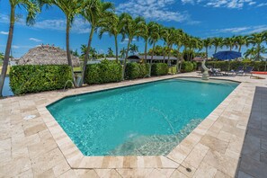Outdoor pool, a heated pool - The Tarpon Bay - Cape Coral (Cape Coral)