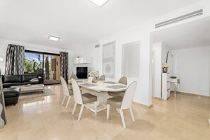 Interior - Gorgeous Apartment, 3BR Pool Terrace (Estepona)