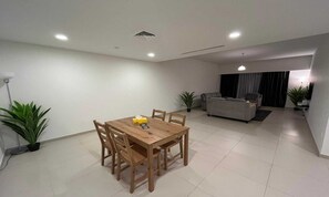 1 Schlafzimmer, schallisolierte Zimmer, Bügeleisen/Bügelbrett