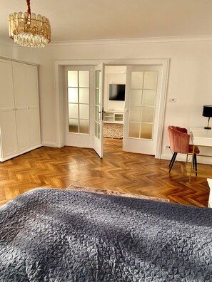 1 soverom, strykejern/-brett, reiseseng for barn og wi-fi